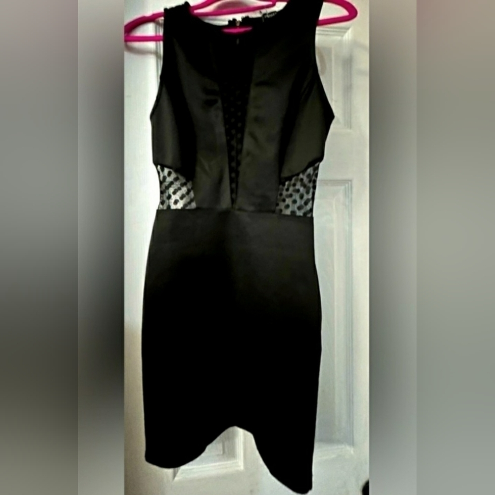 Forever 21 Dress w Sexy Lace Slits (Small) Black - Cocktail - Wedding - Formal